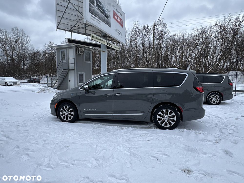 Chrysler Pacifica - 5