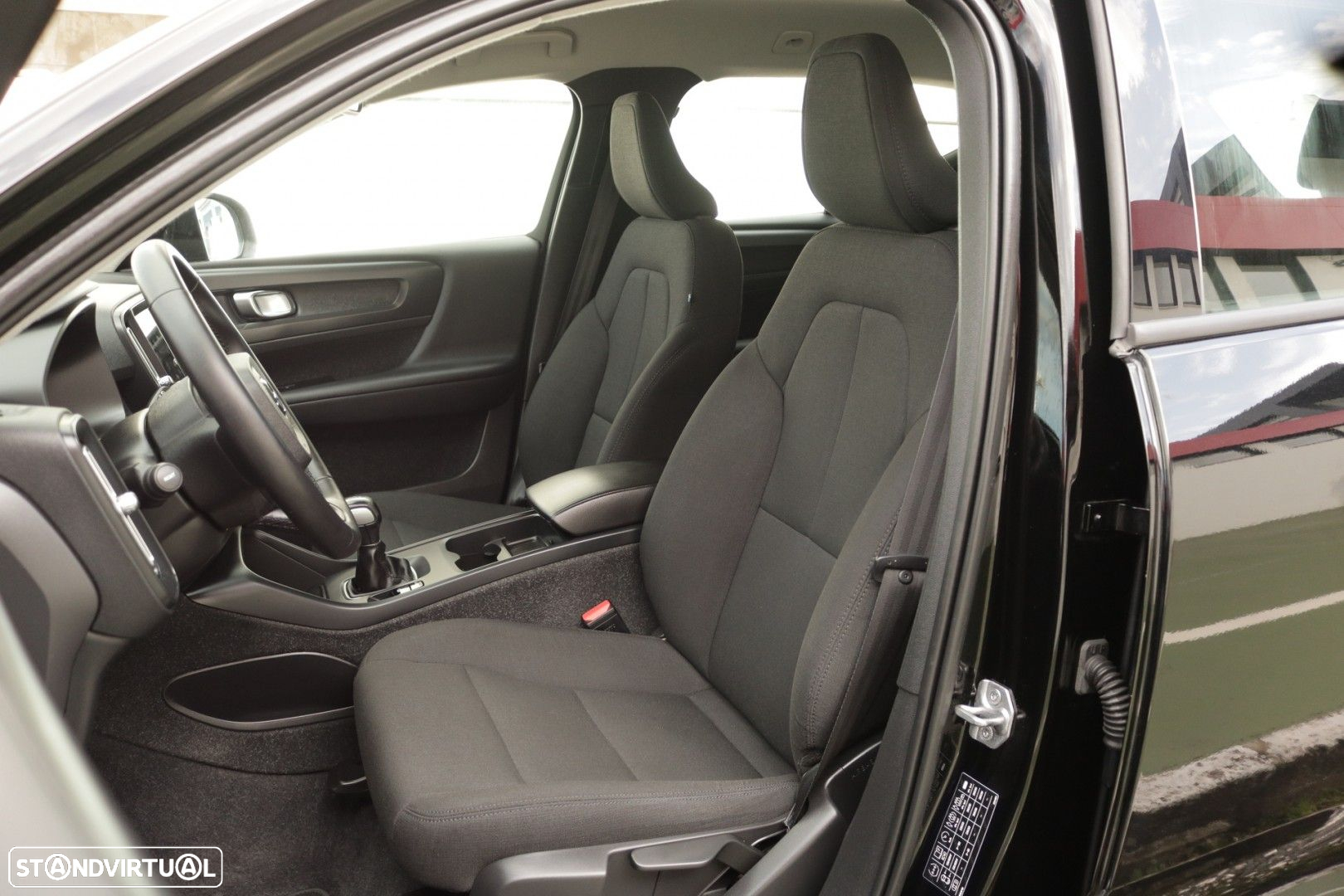 Volvo XC 40 1.5 T2 Momentum Core - 19