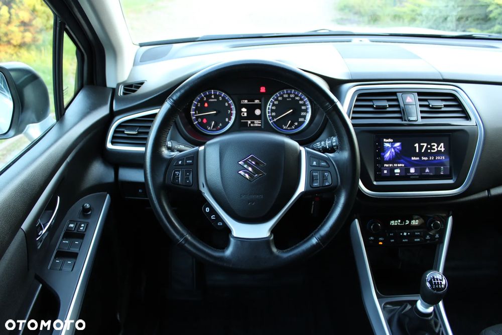 Suzuki SX4 S-Cross 1.4 SHVS Comfort Plus - 23