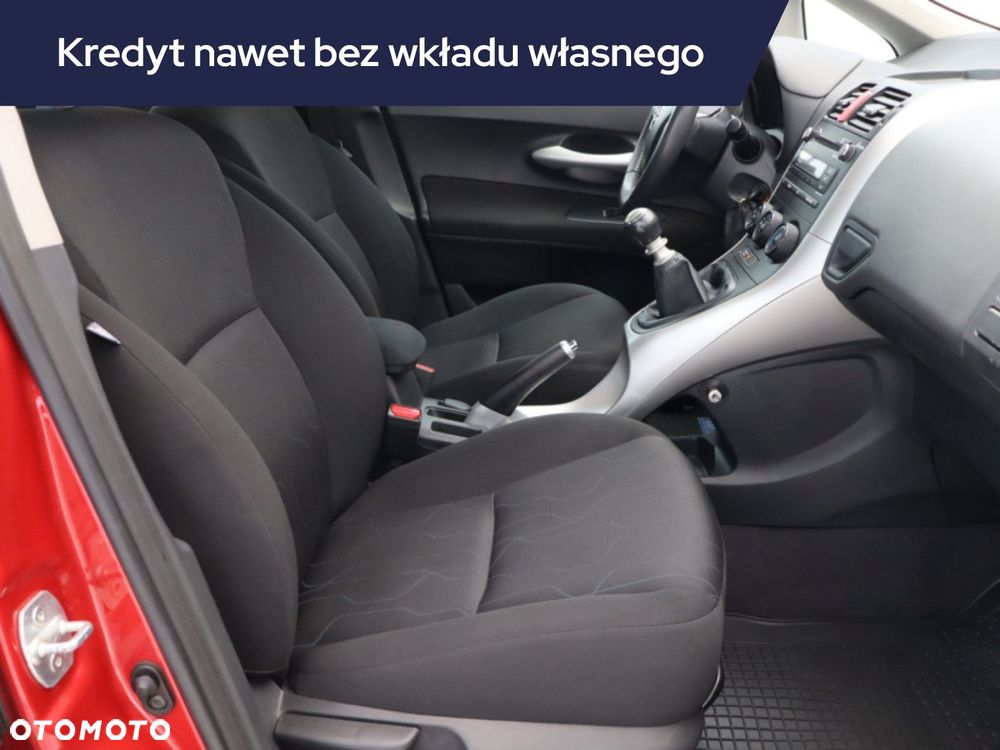 Toyota Auris - 11