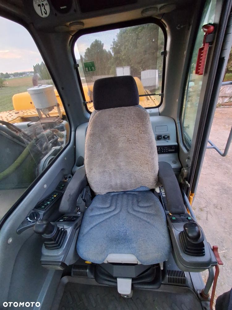 Volvo EC240 BNLC - 15