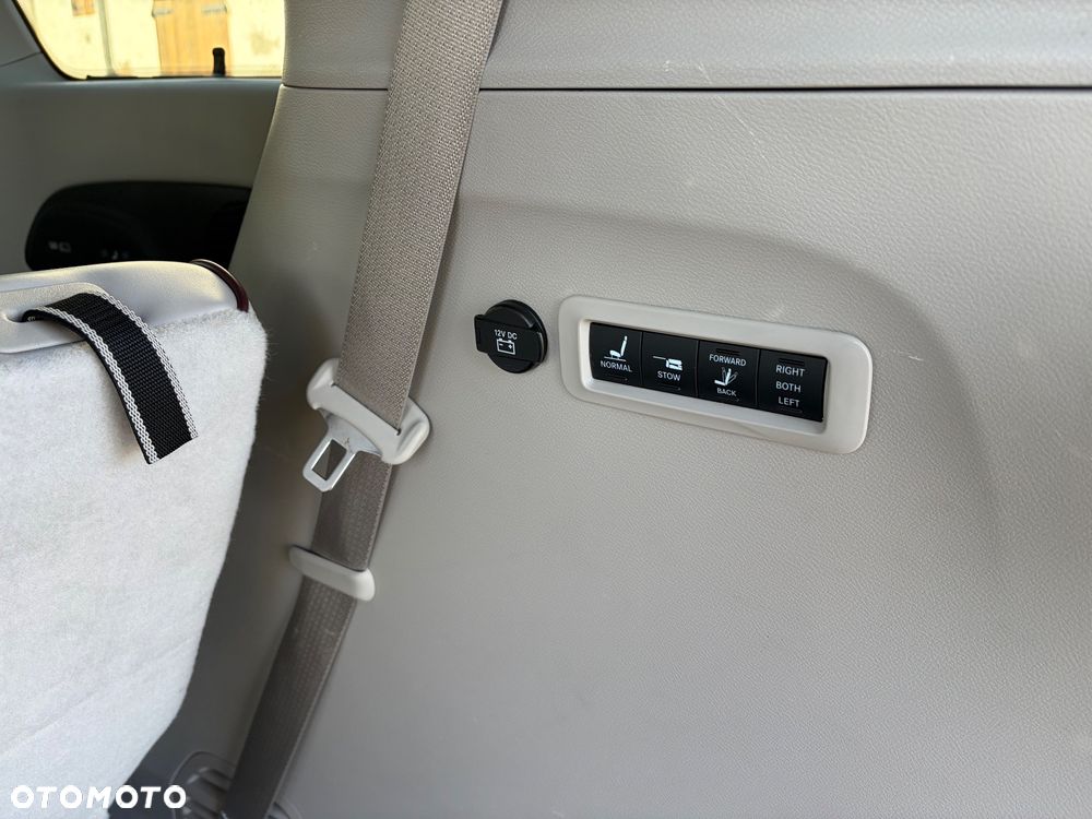 Chrysler Pacifica - 14