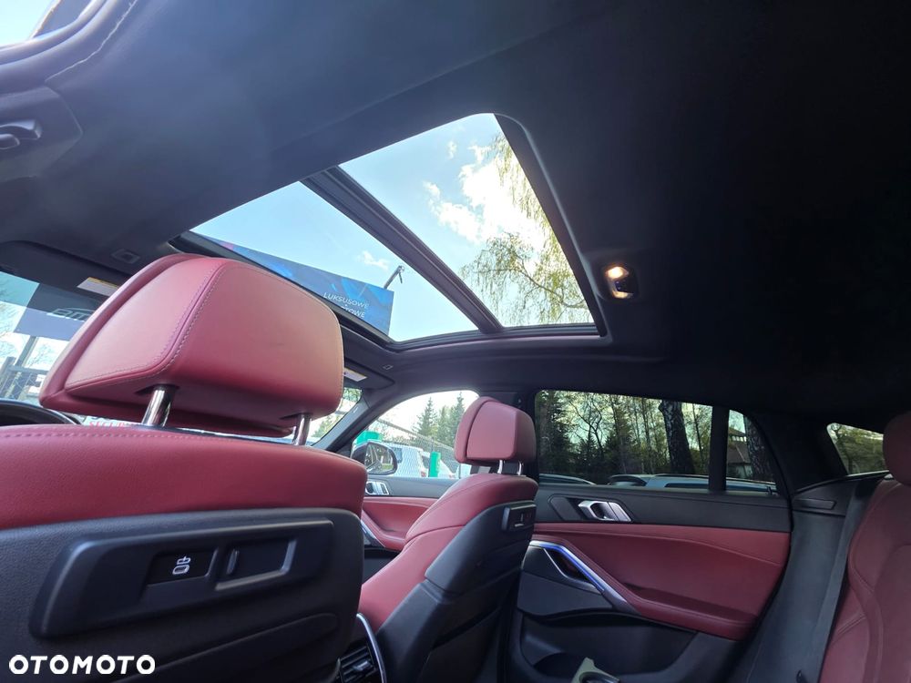 BMW X6 M50i - 24