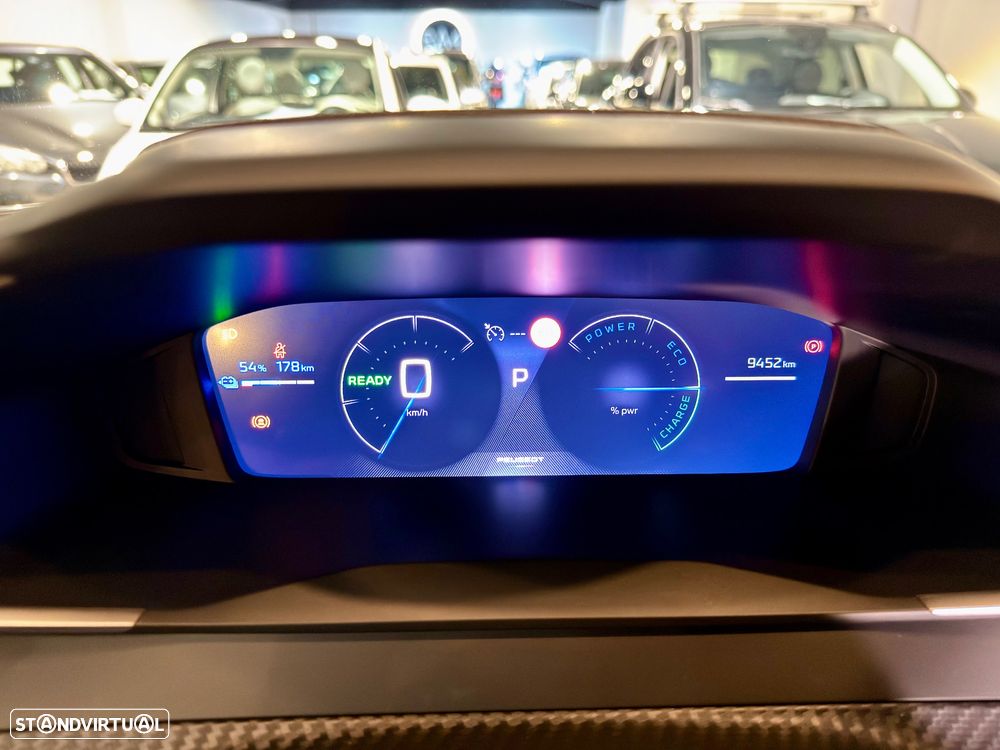 Peugeot e-2008 Allure - 10