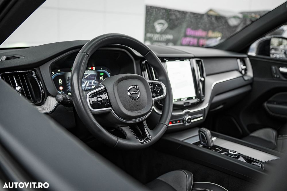 Volvo XC 60 Recharge T6 Twin Engine eAWD R-Design Expression - 24