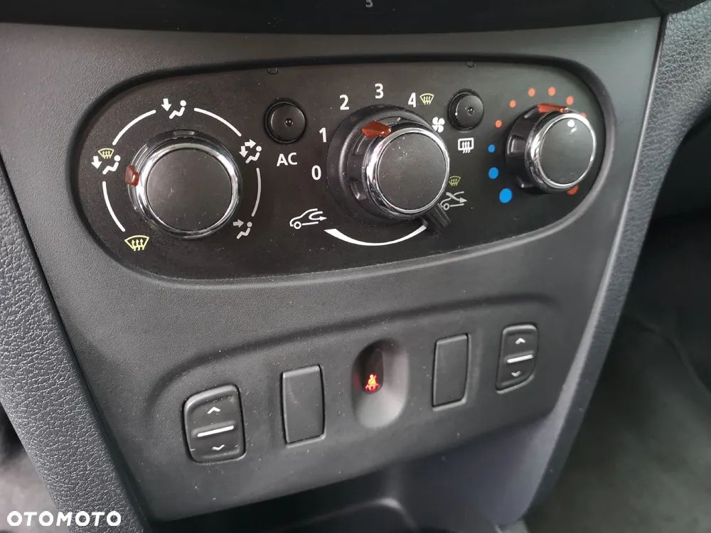 Dacia Sandero 0.9 TCe SL Celebration - 17