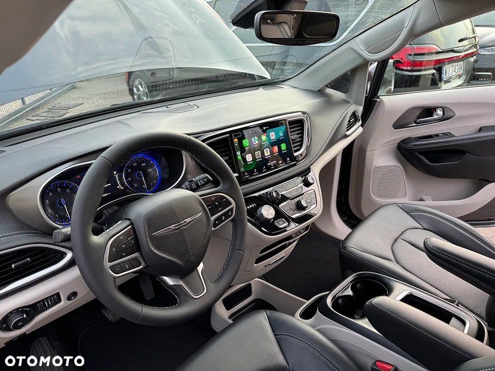 Chrysler Pacifica - 21