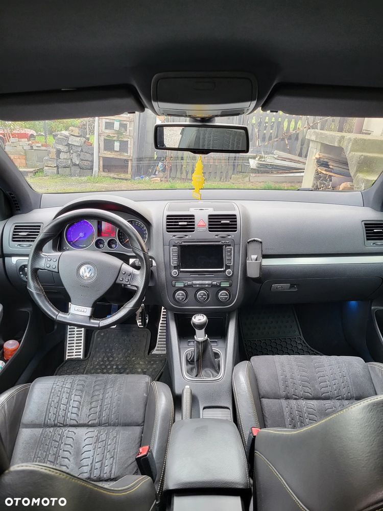Volkswagen Golf - 5