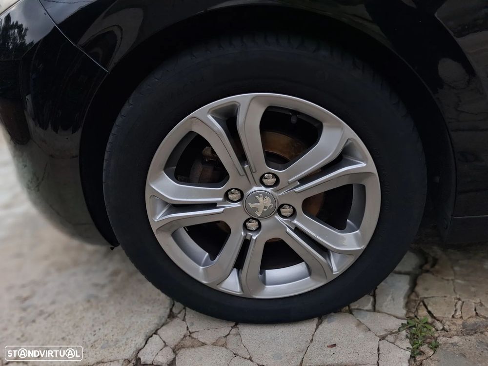 Peugeot 208 1.2 VTi SE Style - 14