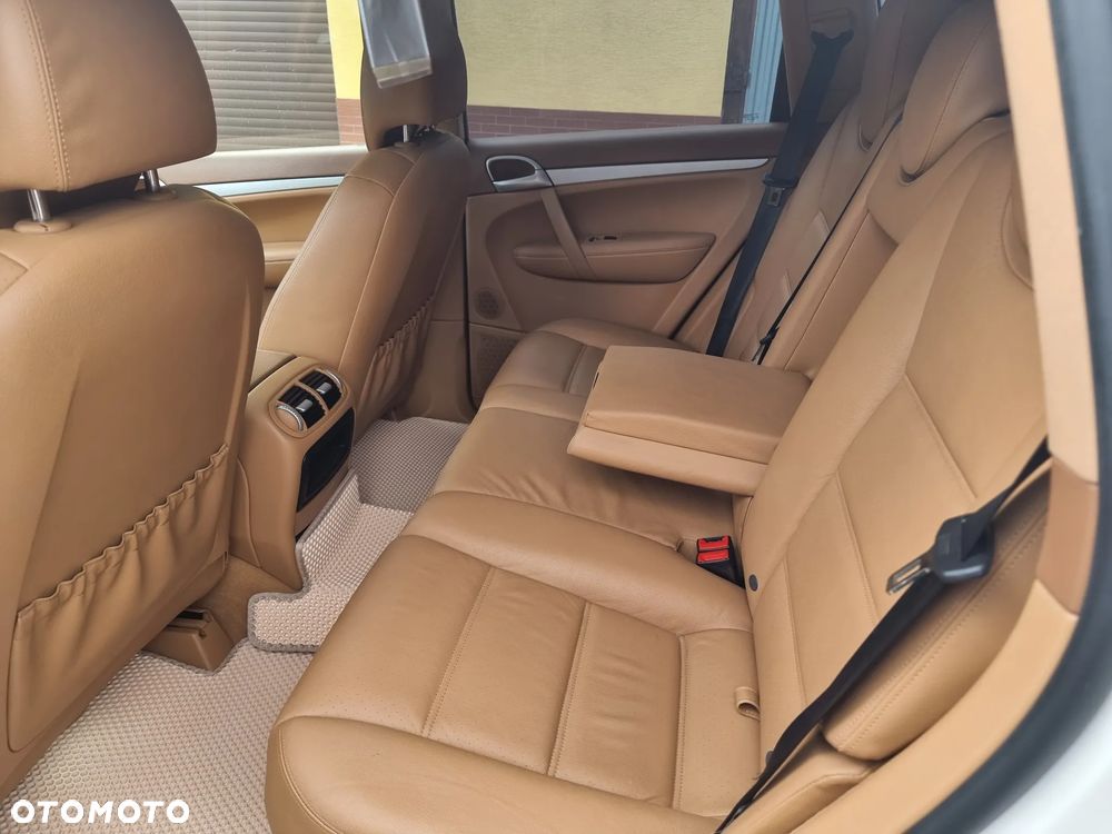 Porsche Cayenne - 6