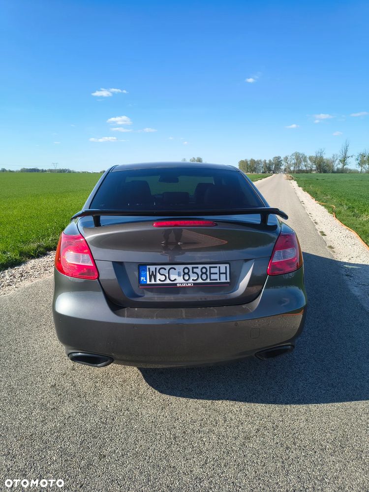 Suzuki Kizashi 2.4 4x4 CVT Sport - 3