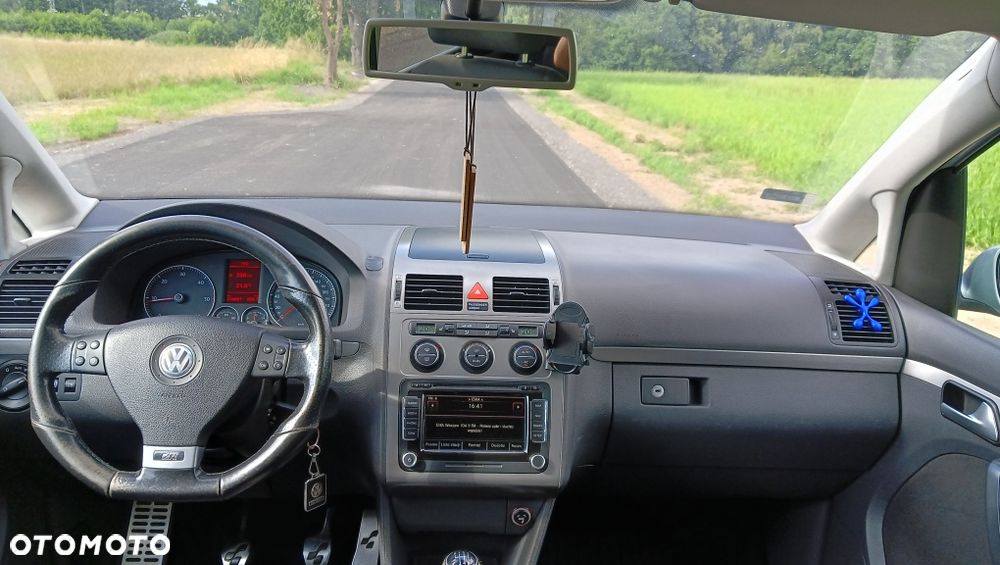 Volkswagen Touran - 5