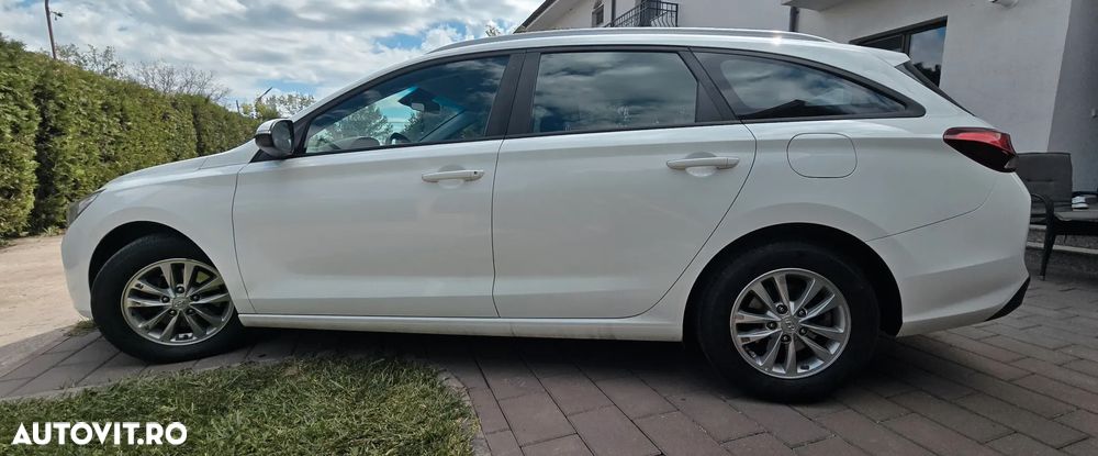 Hyundai i30 blue Kombi 1.6 CRDi Style - 3