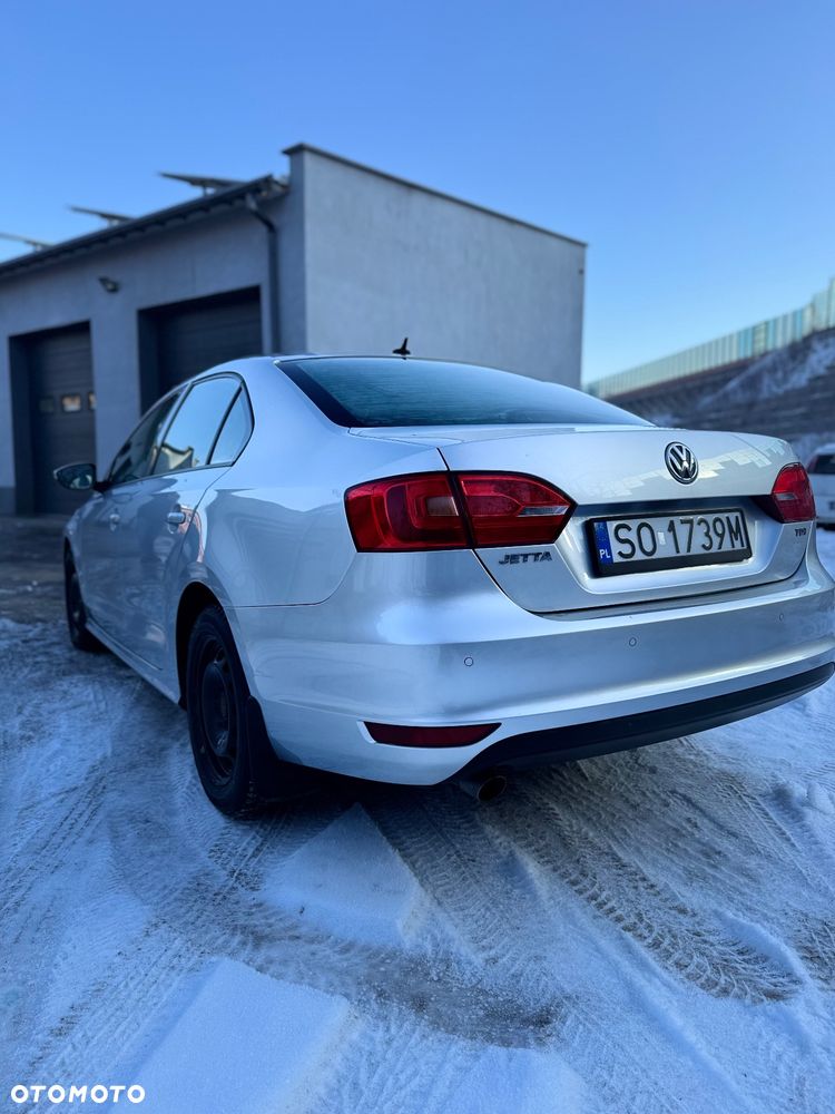 Volkswagen Jetta 1.6 TDI Trendline - 4
