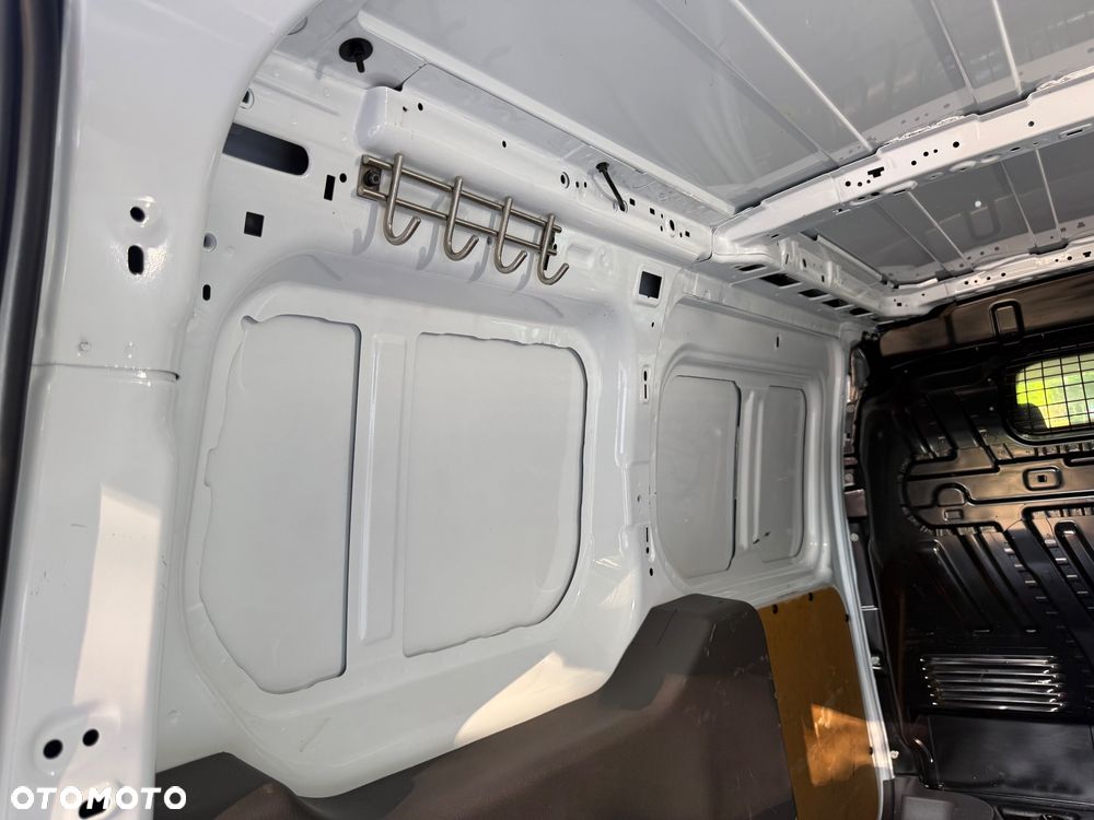 Ford Transit Connect - 27