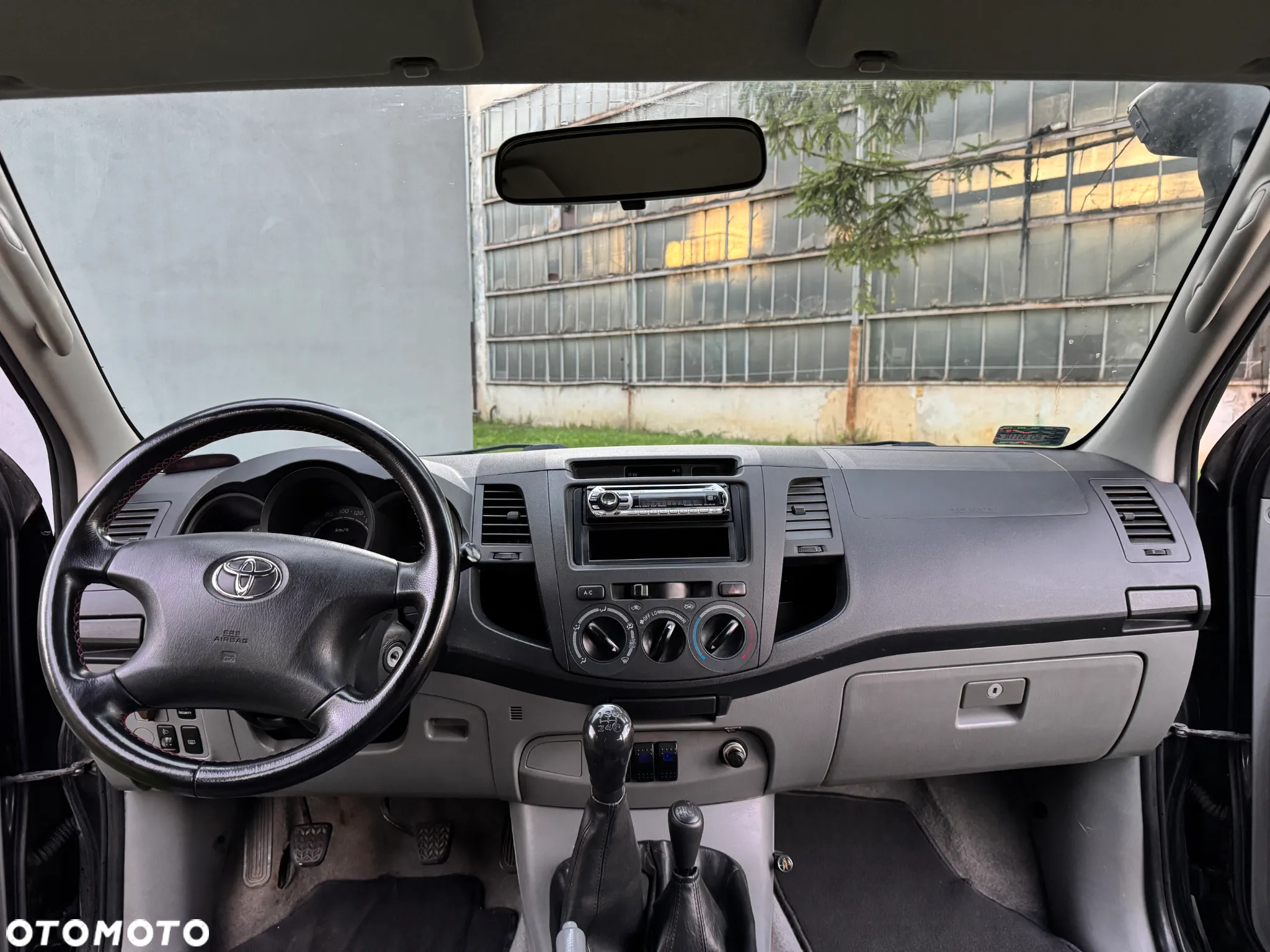 Toyota Hilux 2.5 D-4D DLX + - 15
