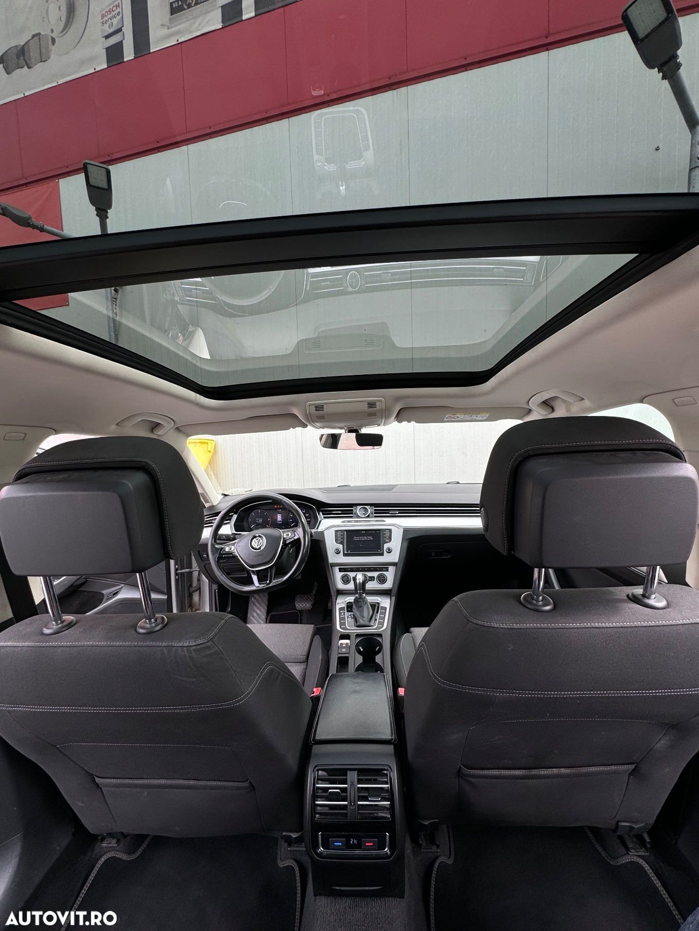 Volkswagen Passat - 4