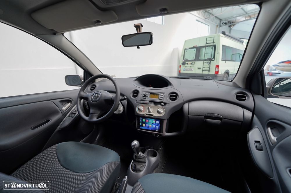Toyota Yaris 1.0 Sol - 2