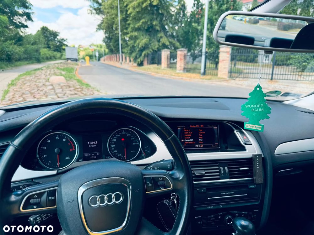 Audi A4 Limousine - 13