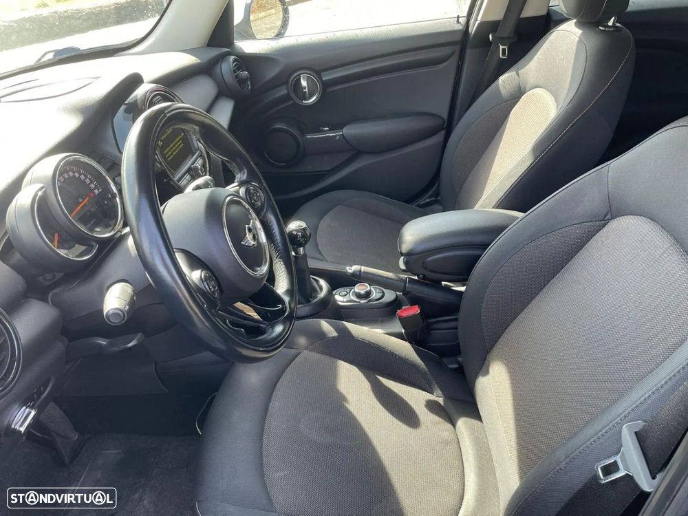 MINI 5 Portas One D - 16