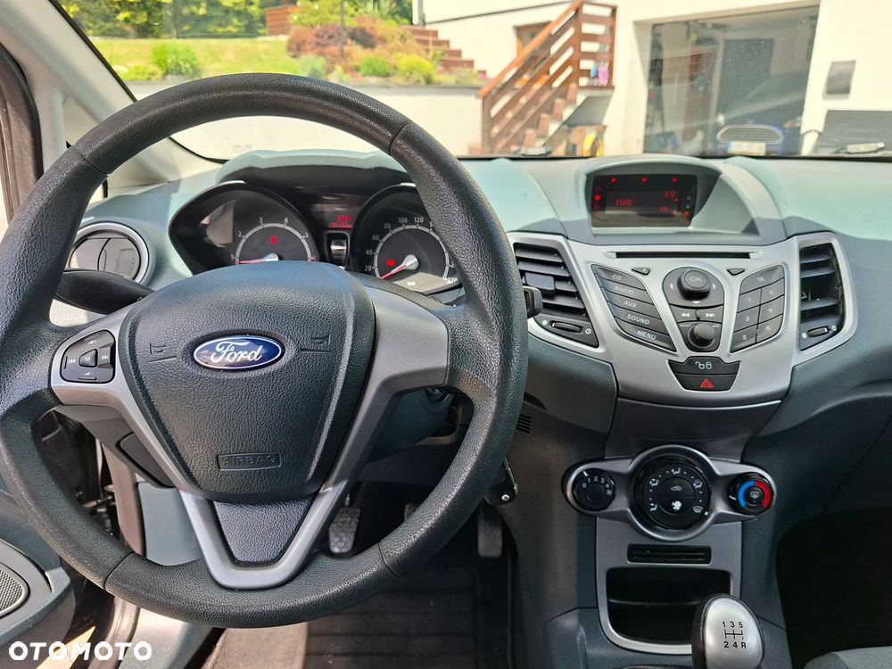 Ford Fiesta 1.4 Champions Edition - 11