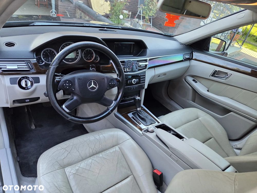 Mercedes-Benz Klasa E 220 CDI DPF BlueEFFICIENCY Automatik - 9