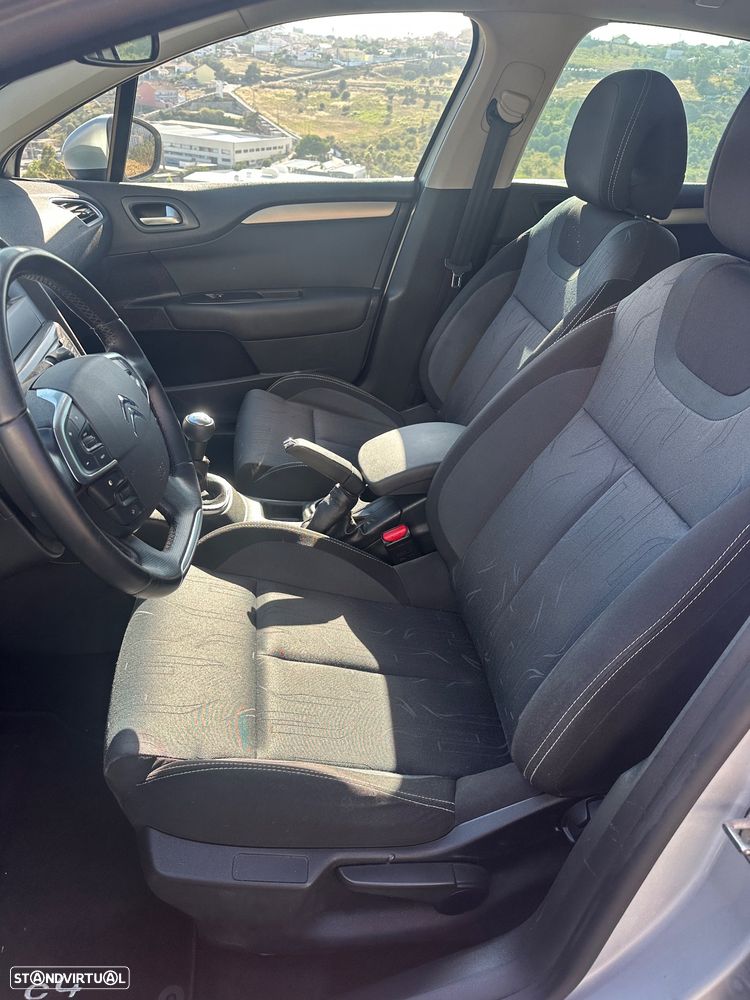 Citroën C4 1.6 HDi Attraction - 8