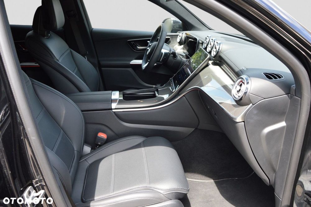 Mercedes-Benz GLC - 25