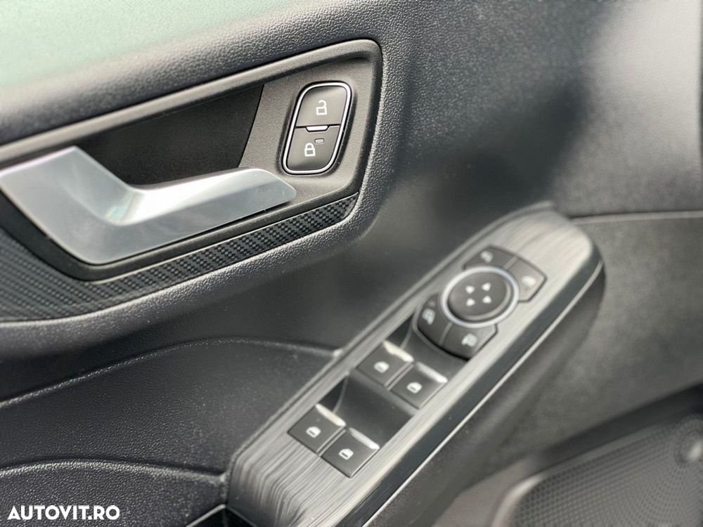 Ford Kuga 2.5 Duratec FHEV 4x4 ST-LINE - 12