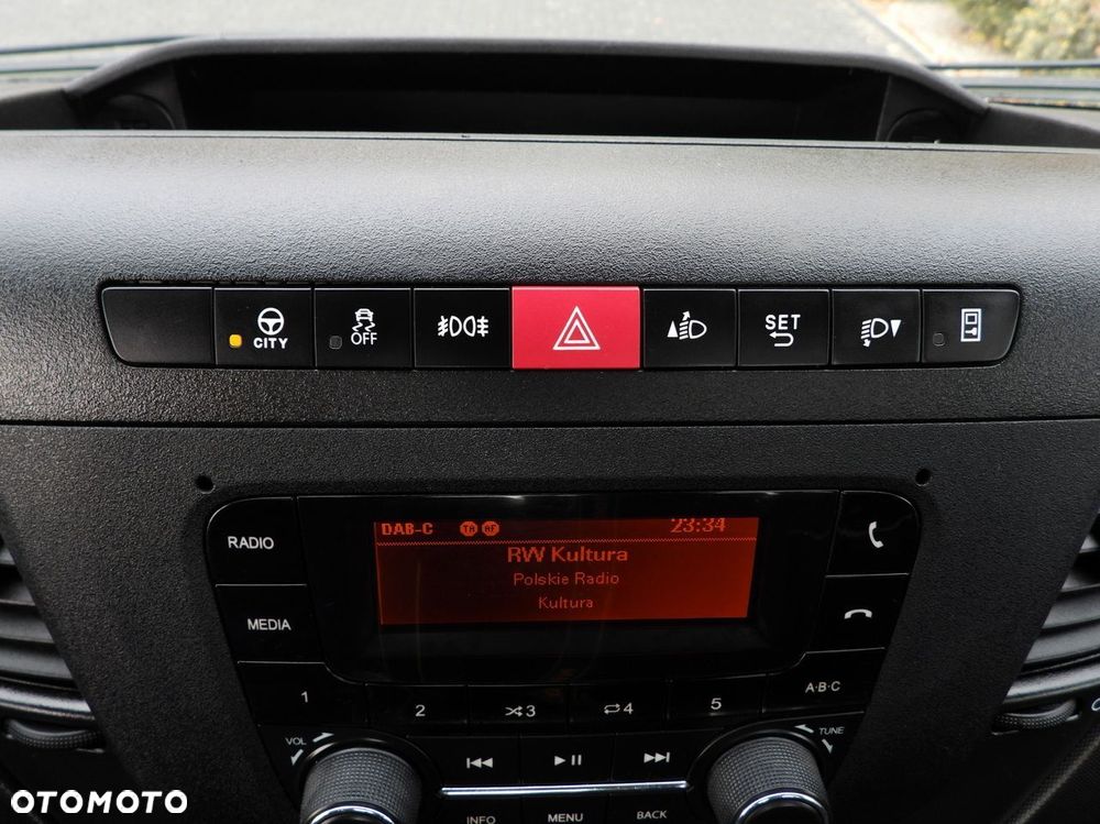 Iveco DAILY 35S14 SKRZYNIA 8 PALET TEMPOMAT KLIMATYZACJA  140KM - 30