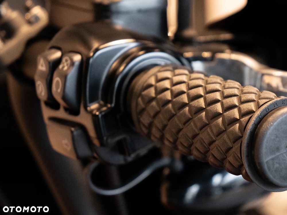 Harley-Davidson Softail Street Bob - 7