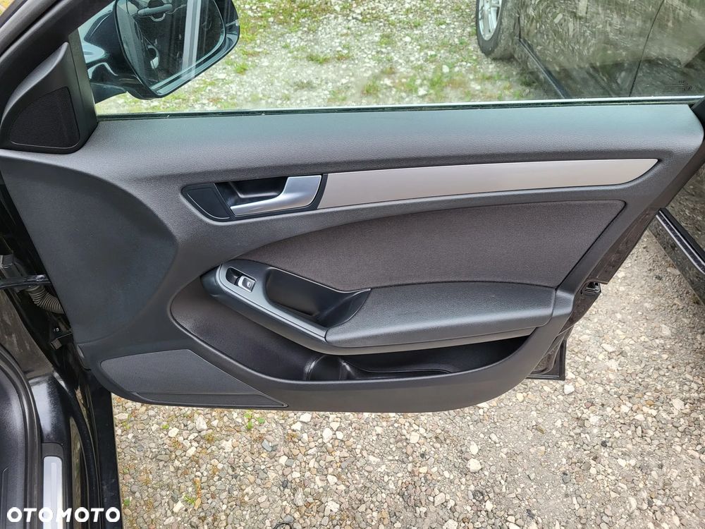 Audi A4 Avant 2.0 TFSI quattro S tronic Ambiente - 23