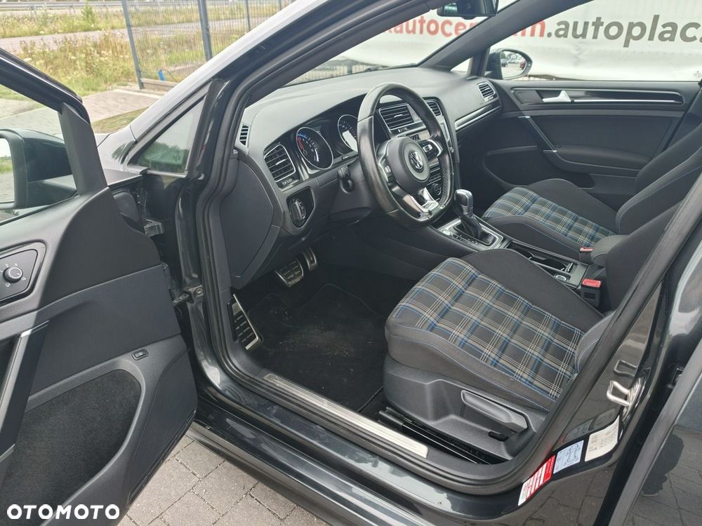 Volkswagen Golf - 29