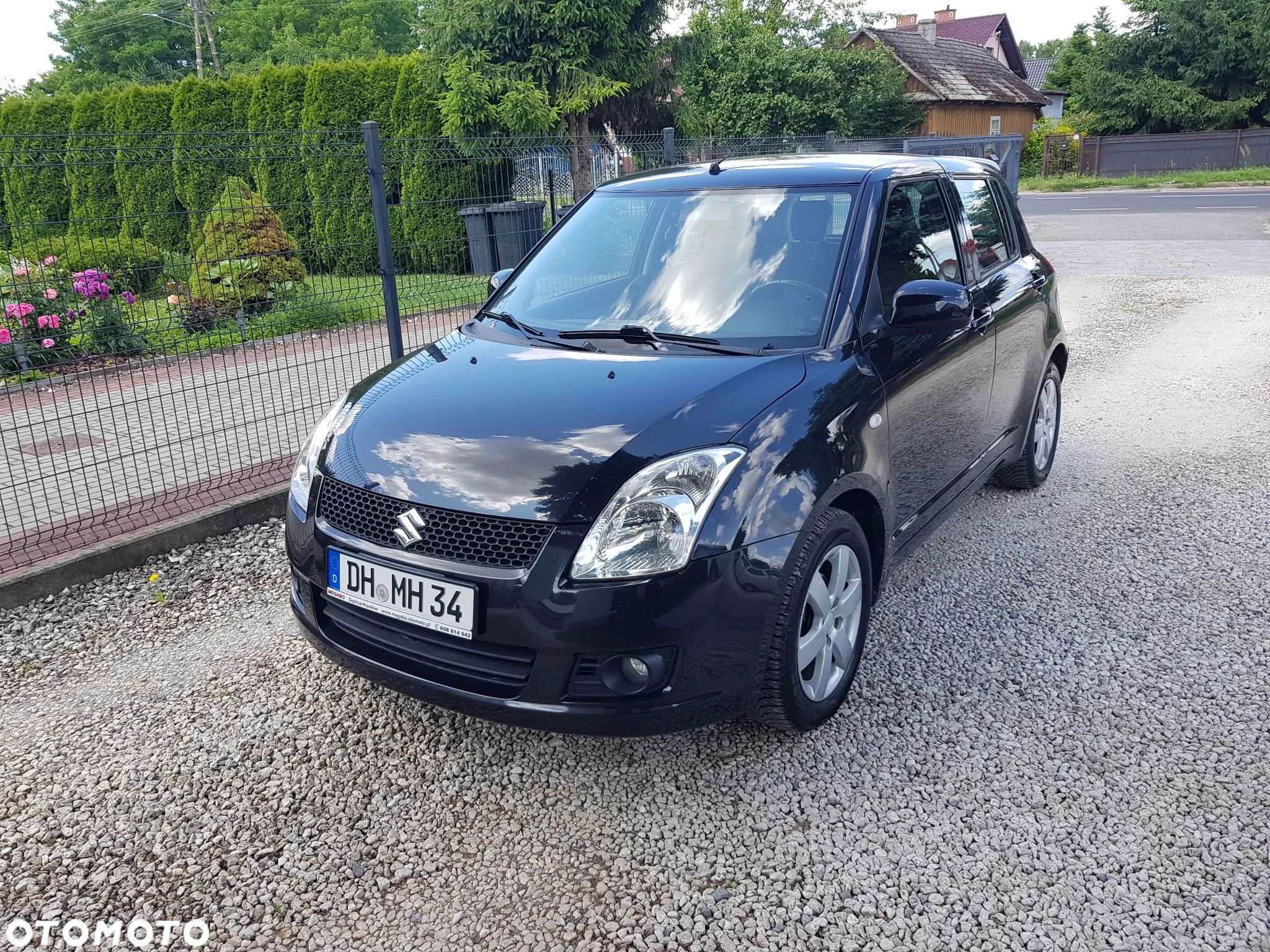 Suzuki Swift - 1