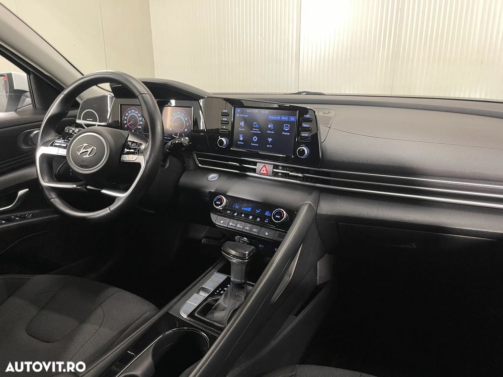 Hyundai Elantra 1.6 l 123 CP CVT Exclusive - 9