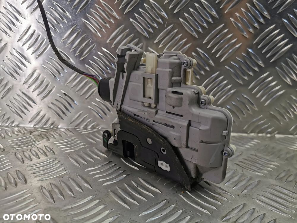 VW TOUAREG 7P 10-18R ZAMEK PRZOD PRAWY ORYGINAL 8J1837016 - 4