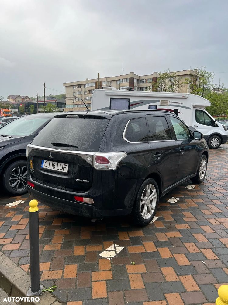 Mitsubishi Outlander 2.2 DI-D 4WD Top - 2