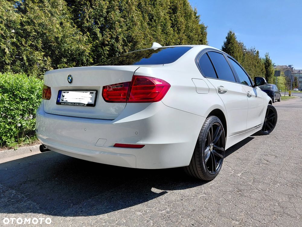 BMW Seria 3 320i Sport Line - 35