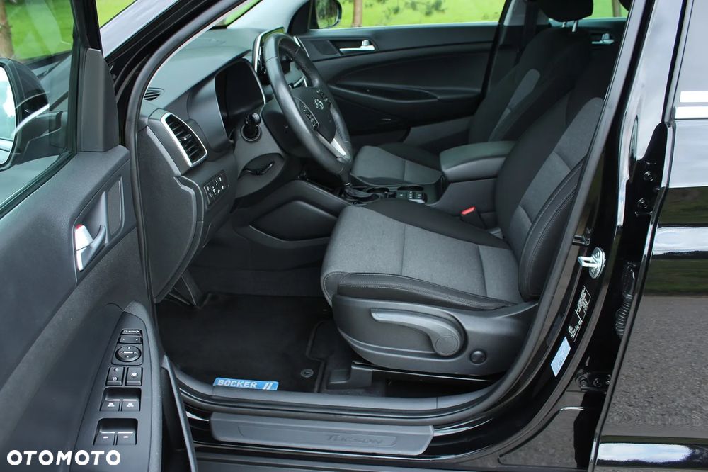 Hyundai Tucson blue 1.6 CRDi 2WD DCT Premium - 23