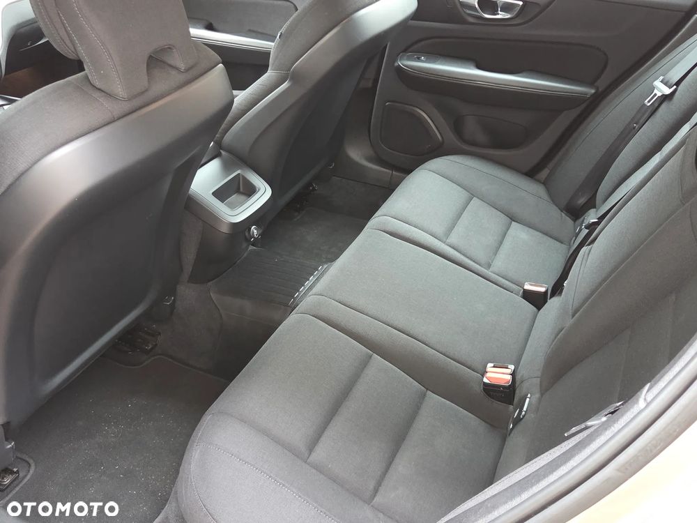 Volvo V60 D4 Geartronic Momentum - 8
