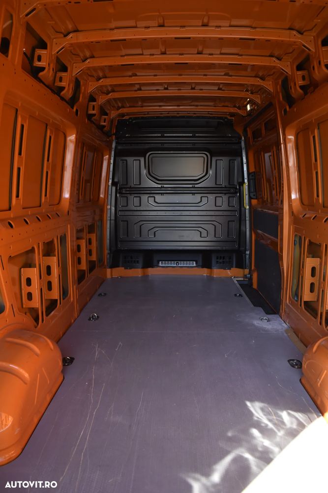 Volkswagen Crafter L4 Furgon - 15
