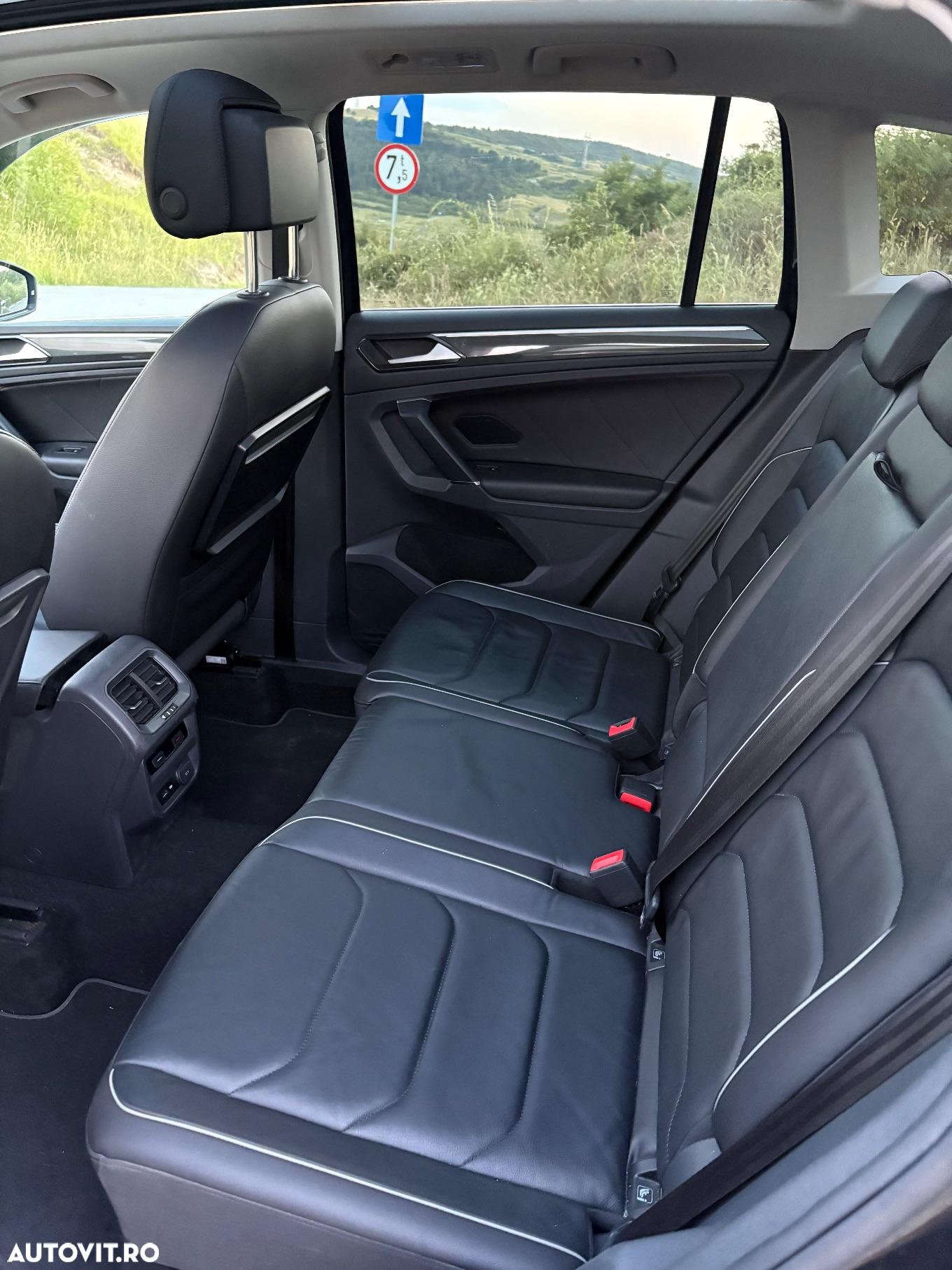 Volkswagen Tiguan 2.0 TDI 4Mot Highline - 7