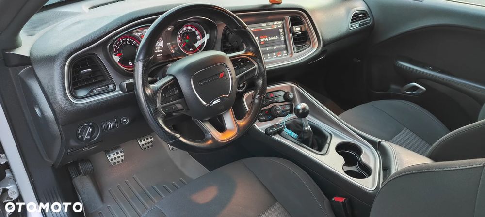 Dodge Challenger - 37
