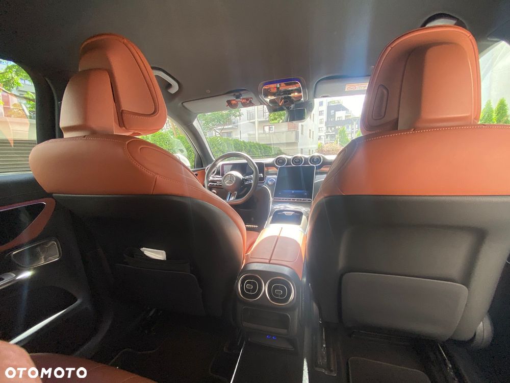 Mercedes-Benz GLC 300 4Matic 9G-TRONIC AMG Line Advanced - 14