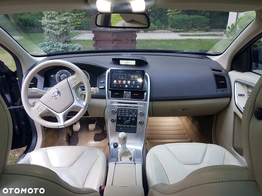 Volvo XC 60 D5 AWD Momentum - 13