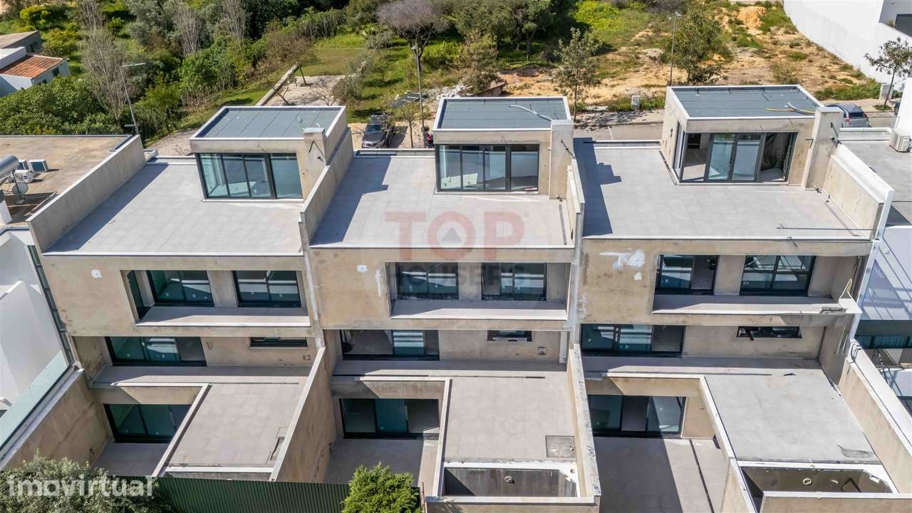 Moradia V3+1 de arquitetura contemporânea em Gambelas, Faro - Grande imagem: 4/29