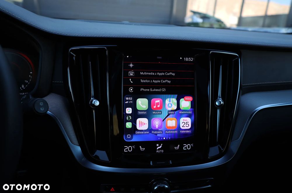 Volvo V60 T8 AWD Recharge Geartronic RDesign - 14