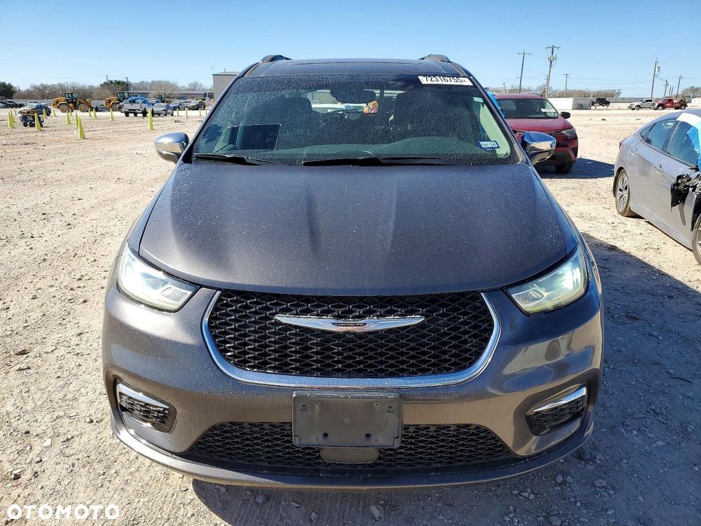 Chrysler Pacifica - 2