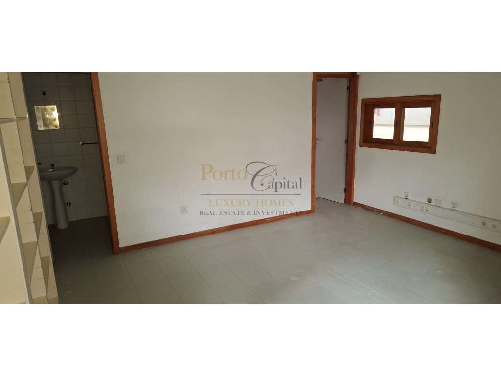 EXCELENTE ARMAZEM PARA ARRENDAMENTO EM VILAR - VILA DO CONDE, COM E... - Grande imagem: 5/20