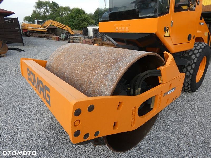 Bomag BW177D-4 / Walec Drogowy Guma - Stal / z Niemiec / 2600mtg / - 23